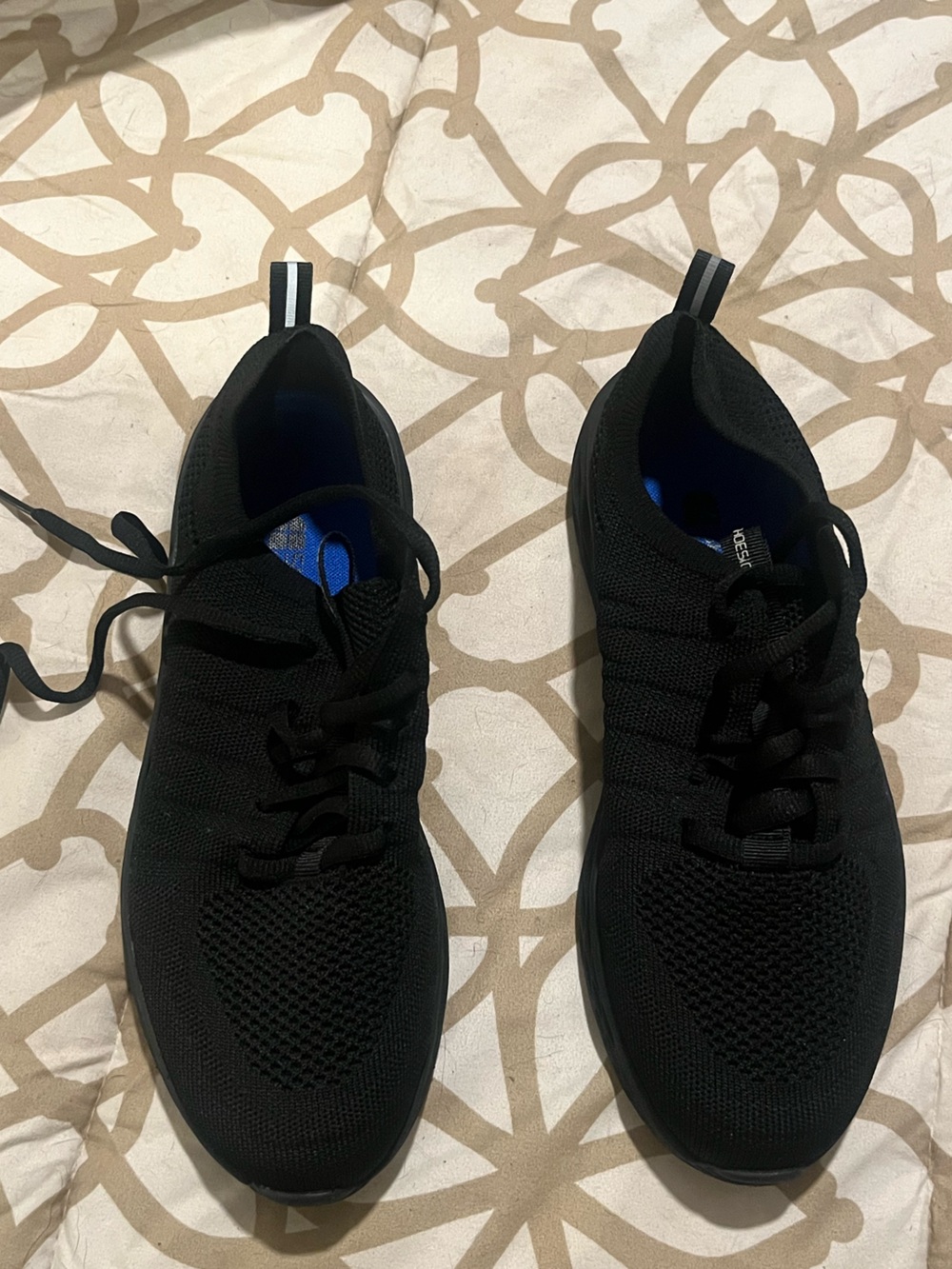 NEW Women’s Non-Slip Sneakers